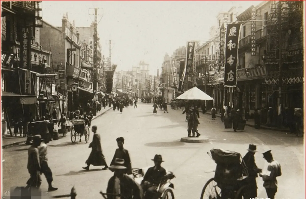 Hankou's Jianghan Road in the 1920s — Wuhan's commercial golden age with early 20th-century architecture