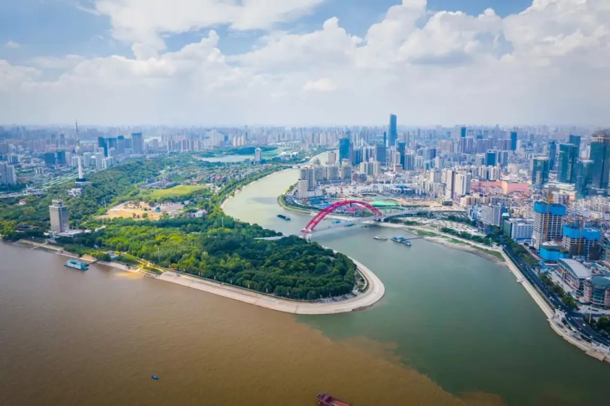 Confluence of Han River and Yangtze River in Wuhan, two colors of water merging