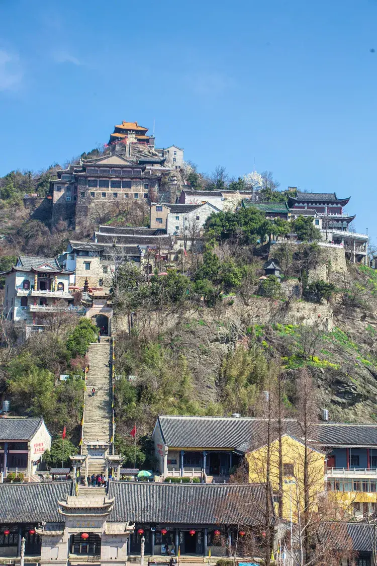 Taoist temple complex built into the rock face at Mulan Mountain, Huangpi, near Wuhan