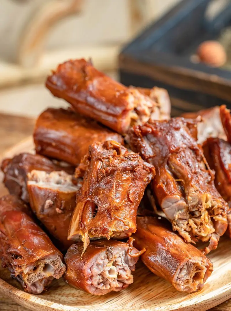 Spicy braised duck neck — Wuhan's favorite evening street snack, coated in chili and Sichuan peppercorn