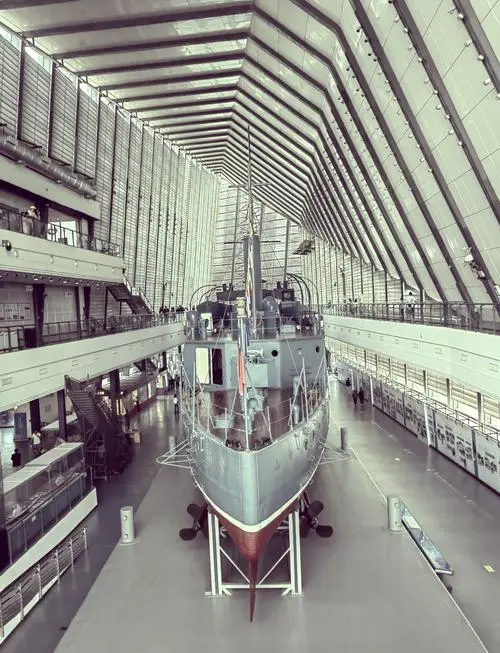 War memorial at the Zhongshan Warship Museum in Wuhan, commemorating the WWII sacrifice