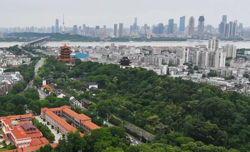 View of the Yangtze River from Yellow Crane Tower in Wuhan, the same view that inspired Li Bai's famous poem